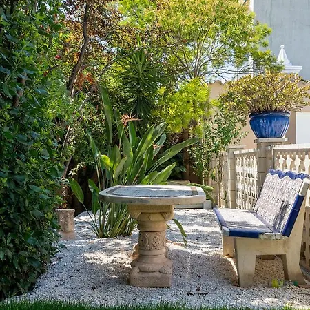 Villa La Mesange Avec Piscine Et Jardin Antibes