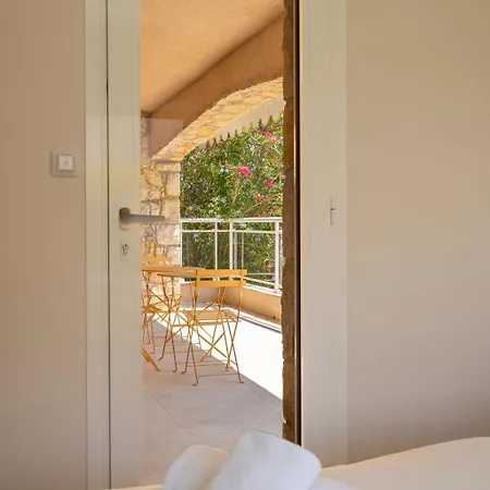 La Mesange Avec Piscine Et Jardin * Antibes